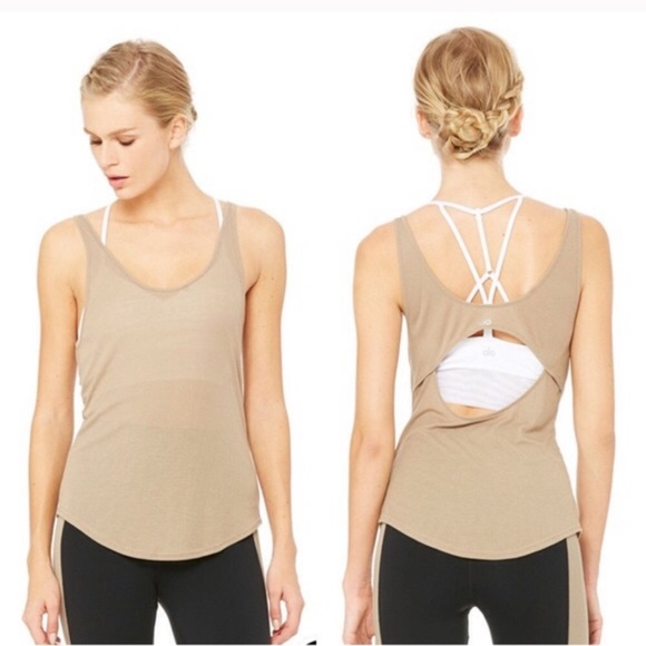 ALO Yoga Tops - ALO Yoga Woman’s Natural Sculpt Cut Out Tank ALO Yoga Tops - ALO Yoga Woman’s Natural Sculpt Cut Out Tank